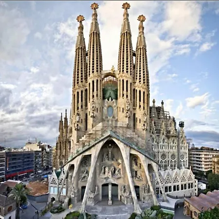 Exclusivo Junto Sagrada Familia Apartment