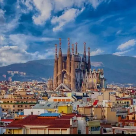 Exclusivo Junto Sagrada Familia Βαρκελώνη